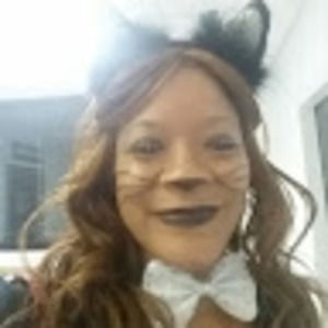 Meet your Posher, Lola